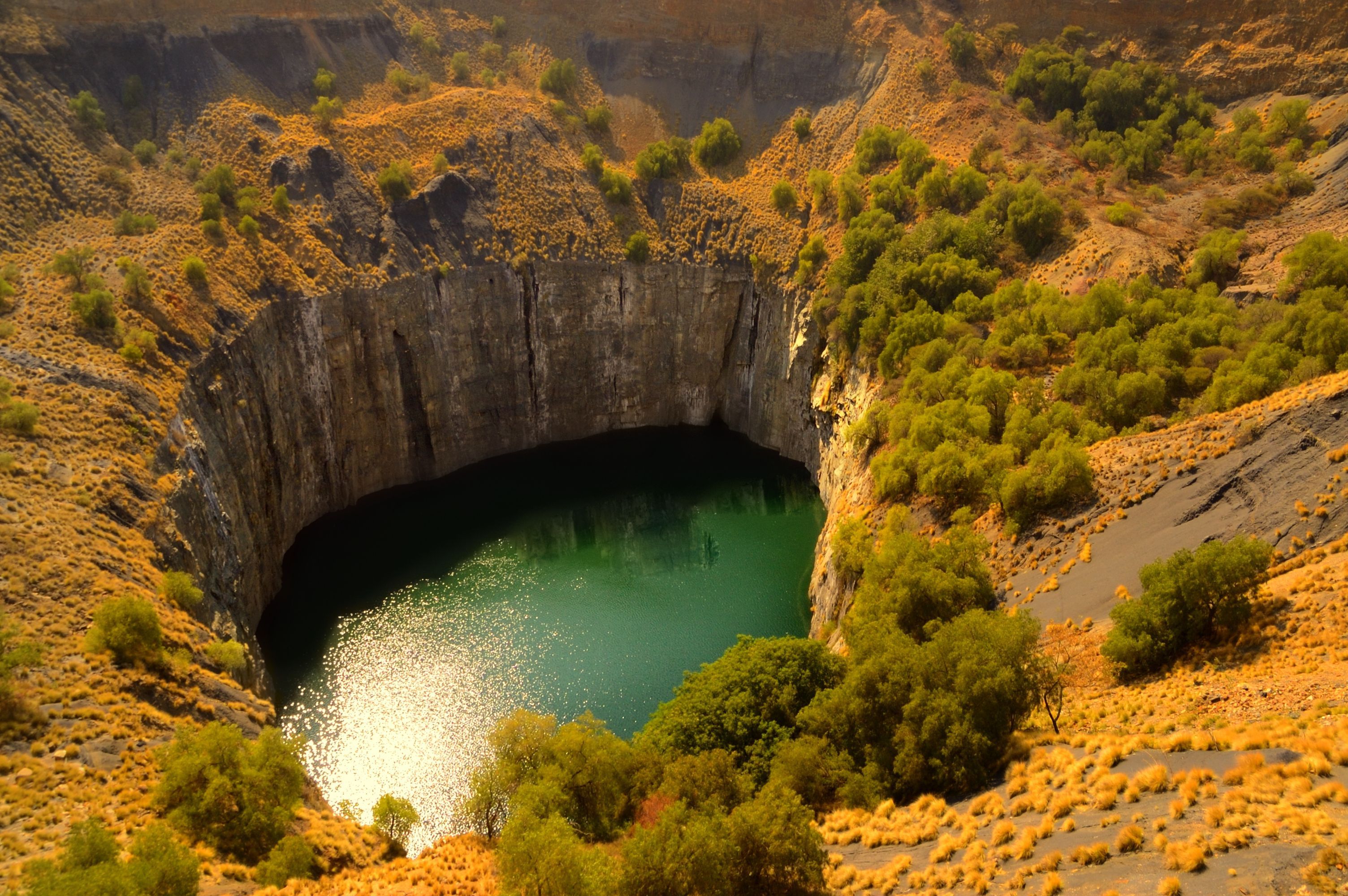 https://mdw-travel-data-us-east-1.s3.amazonaws.com/img/country/South-Africa/Kimberley-Mine-Museum/img_00.jpg