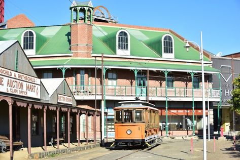 https://mdw-travel-data-us-east-1.s3.amazonaws.com/img/country/South-Africa/Kimberley-Mine-Museum/img_01.jpg