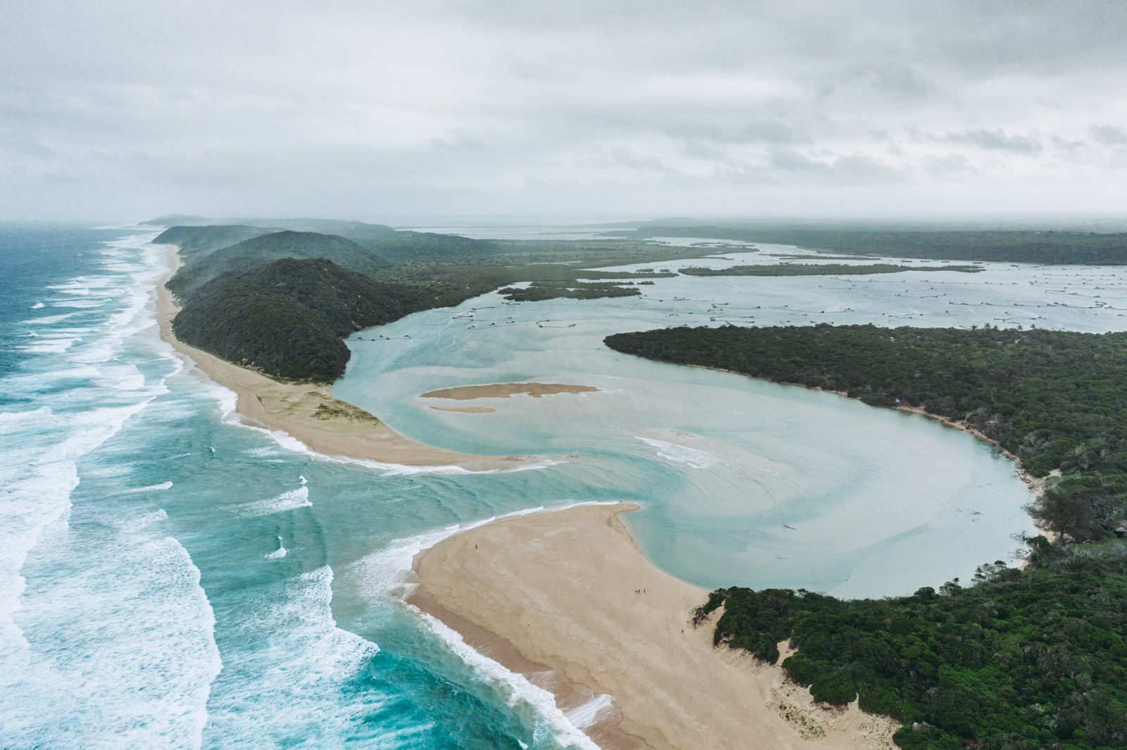 https://mdw-travel-data-us-east-1.s3.amazonaws.com/img/country/South-Africa/Kosi-Bay-Mouth/img_01.jpg