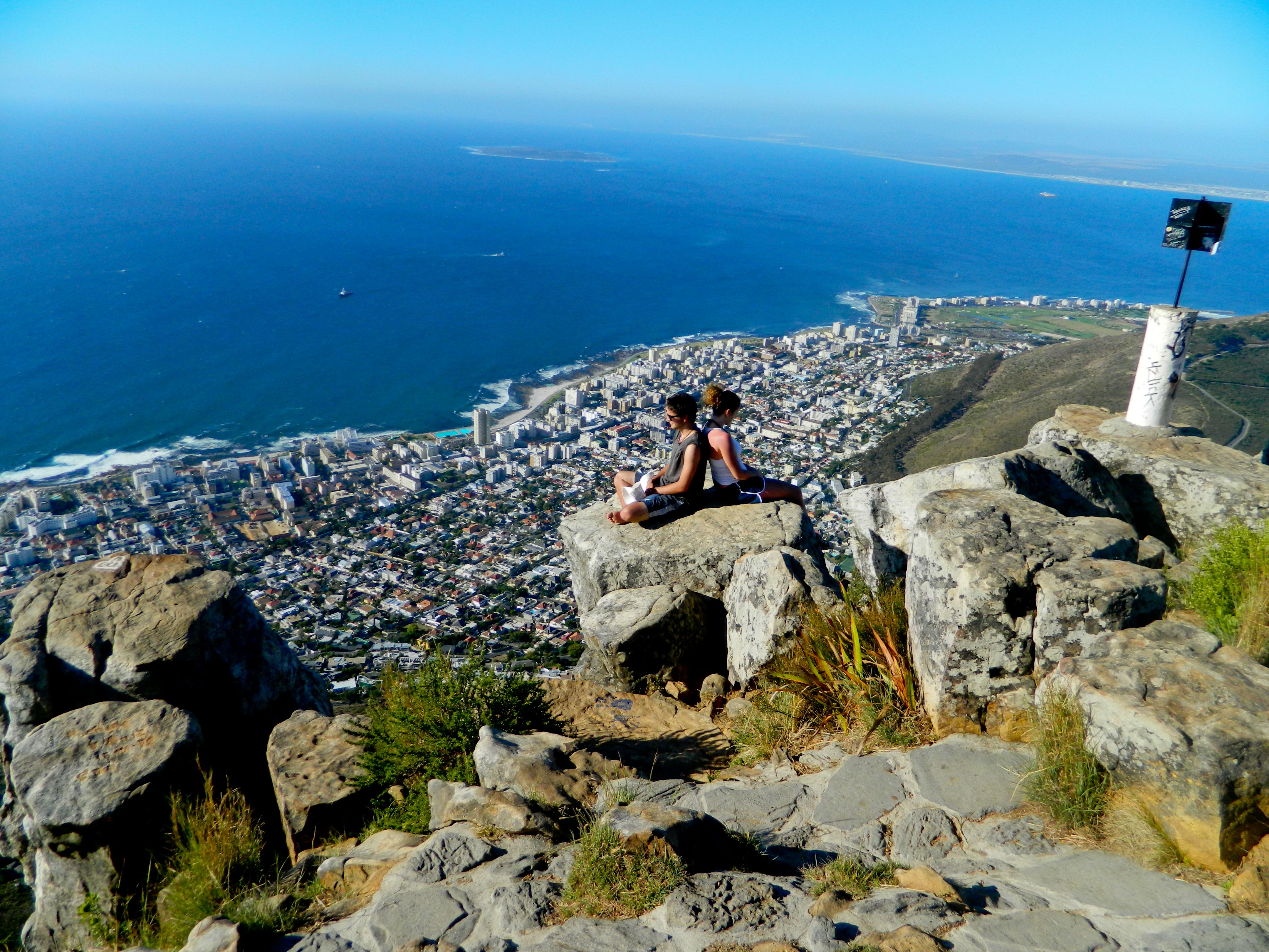 https://mdw-travel-data-us-east-1.s3.amazonaws.com/img/country/South-Africa/Lions-Head/img_03.jpg