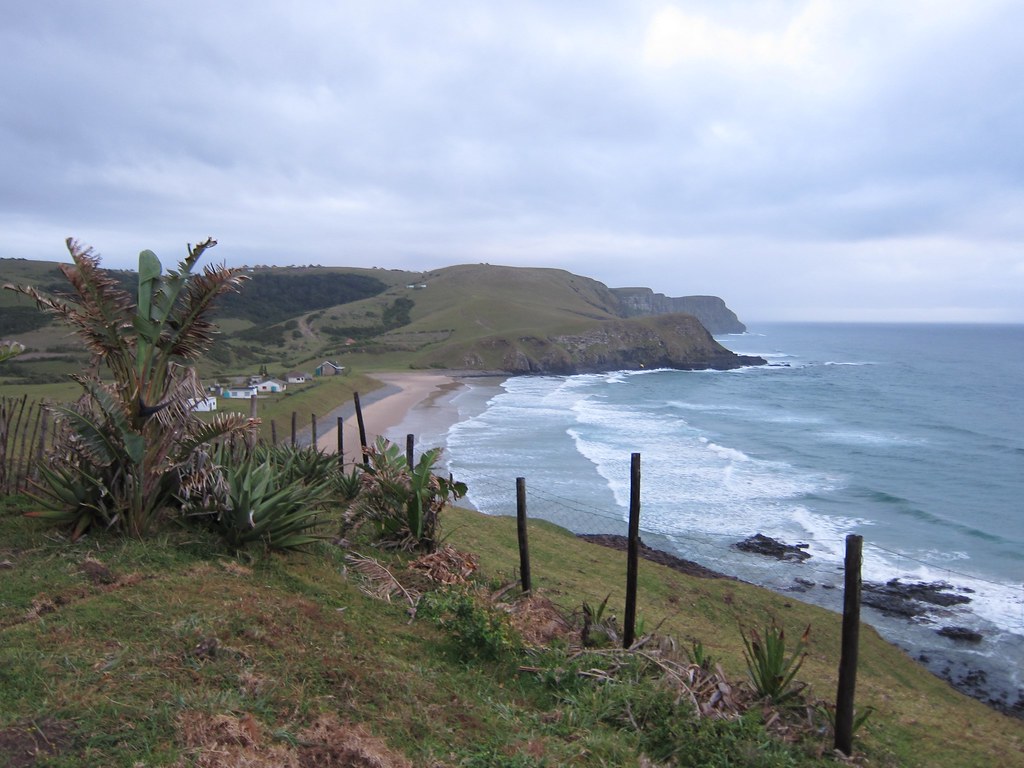 https://mdw-travel-data-us-east-1.s3.amazonaws.com/img/country/South-Africa/Lubanzi-Beach/img_03.jpg