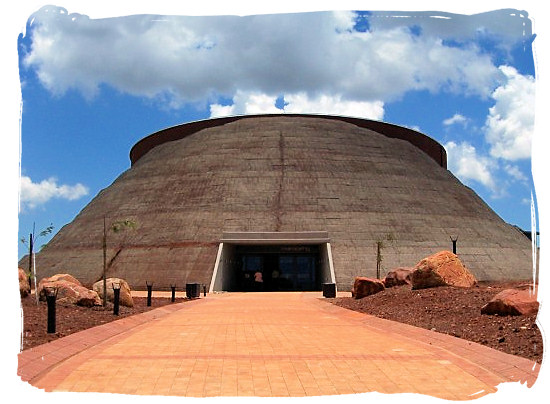 https://mdw-travel-data-us-east-1.s3.amazonaws.com/img/country/South-Africa/MacGregor-Museum/img_00.jpg