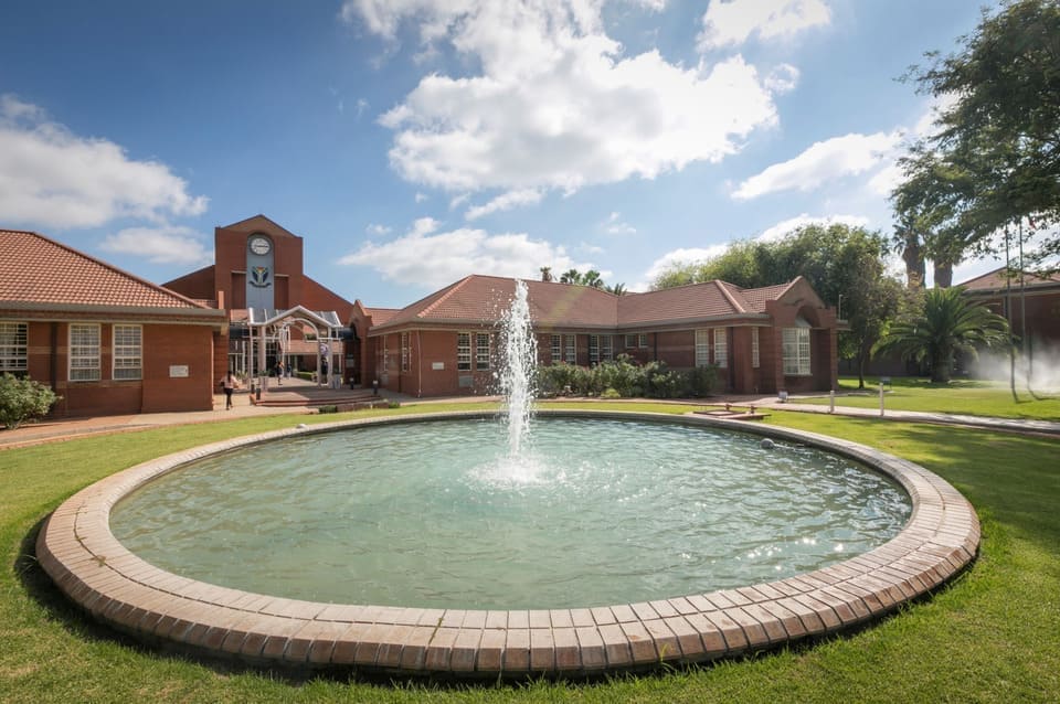 https://mdw-travel-data-us-east-1.s3.amazonaws.com/img/country/South-Africa/Mafikeng-Hotel-School/img_00.jpg