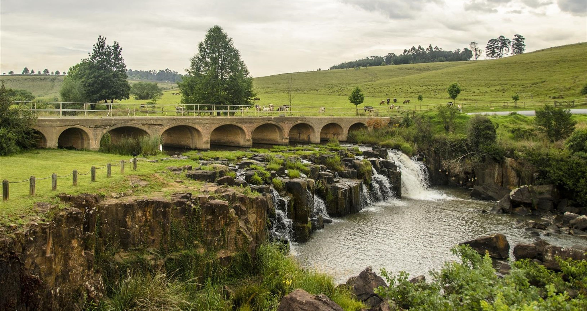 https://mdw-travel-data-us-east-1.s3.amazonaws.com/img/country/South-Africa/Midlands-Meander/img_02.jpg