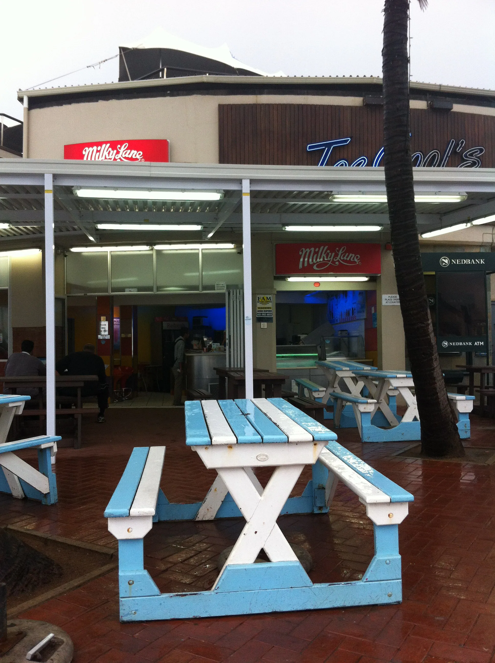 https://mdw-travel-data-us-east-1.s3.amazonaws.com/img/country/South-Africa/Milky-Lane/img_01.jpg