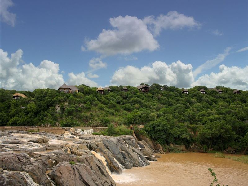 https://mdw-travel-data-us-east-1.s3.amazonaws.com/img/country/South-Africa/Mkuze-Falls-Private-Game-Reserve/img_01.jpg