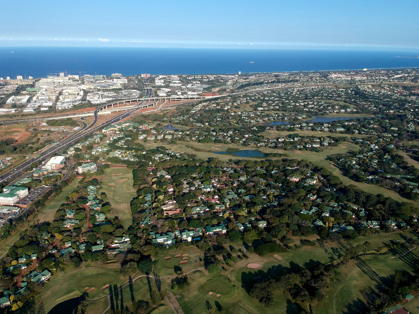 https://mdw-travel-data-us-east-1.s3.amazonaws.com/img/country/South-Africa/Mount-Edgecombe-Country-Club/img_03.jpg
