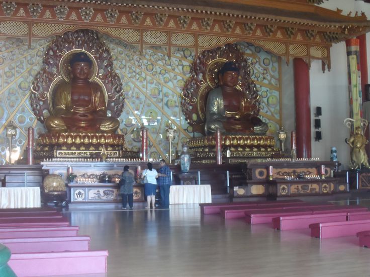 https://mdw-travel-data-us-east-1.s3.amazonaws.com/img/country/South-Africa/Nan-Hua-Temple/img_01.jpg
