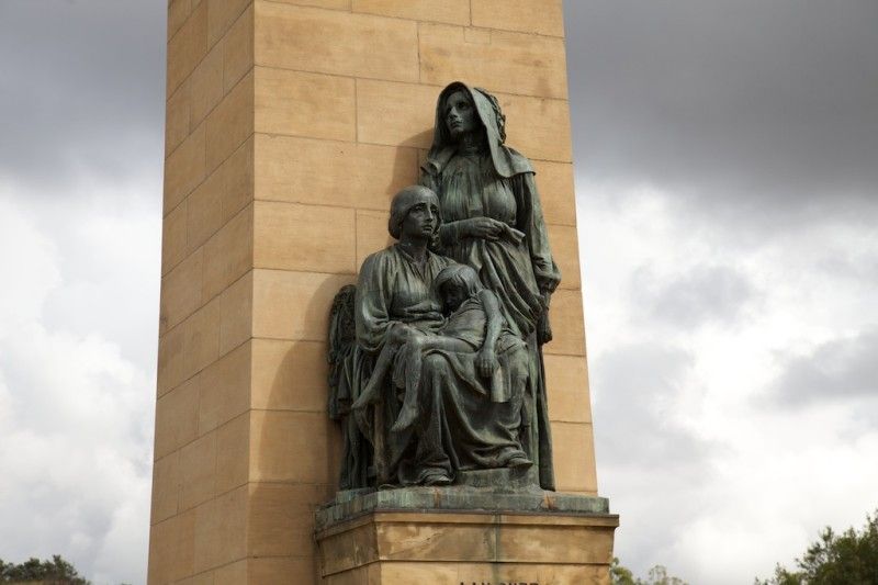 https://mdw-travel-data-us-east-1.s3.amazonaws.com/img/country/South-Africa/National-Womens-Monument/img_01.jpg