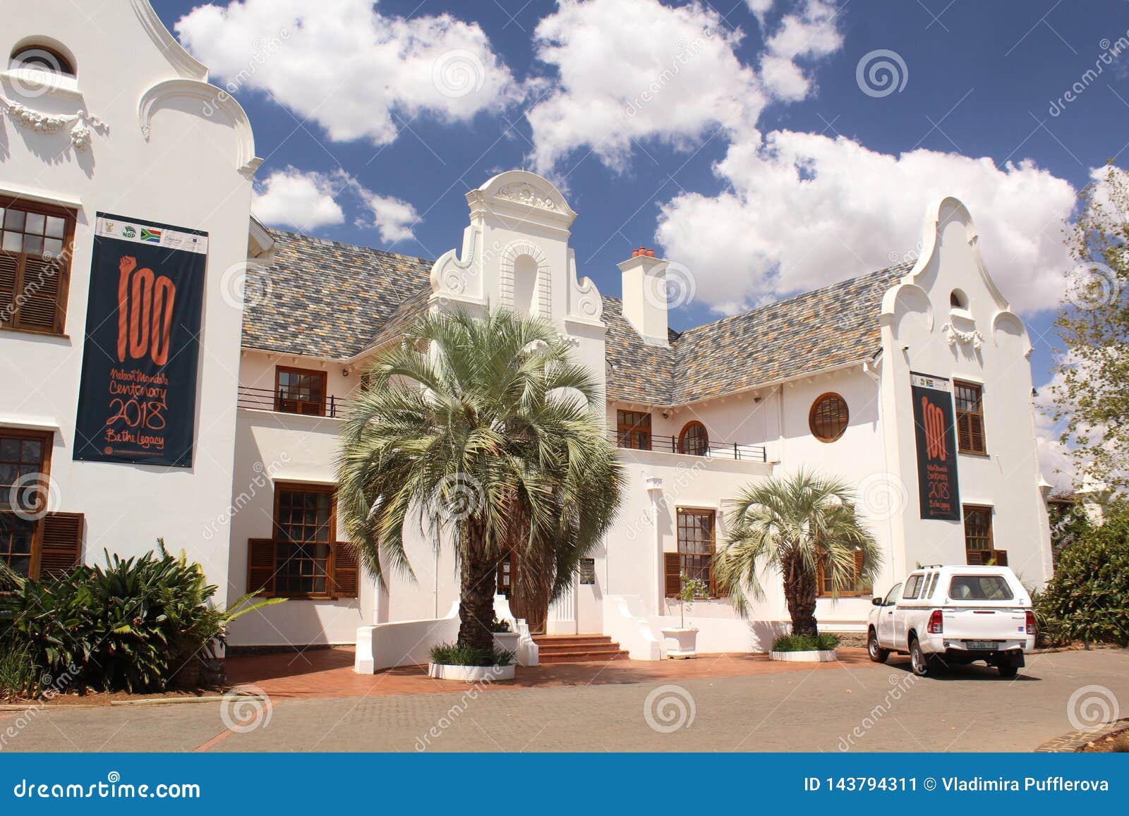 https://mdw-travel-data-us-east-1.s3.amazonaws.com/img/country/South-Africa/Oliewenhuis-Art-Museum/img_03.jpg