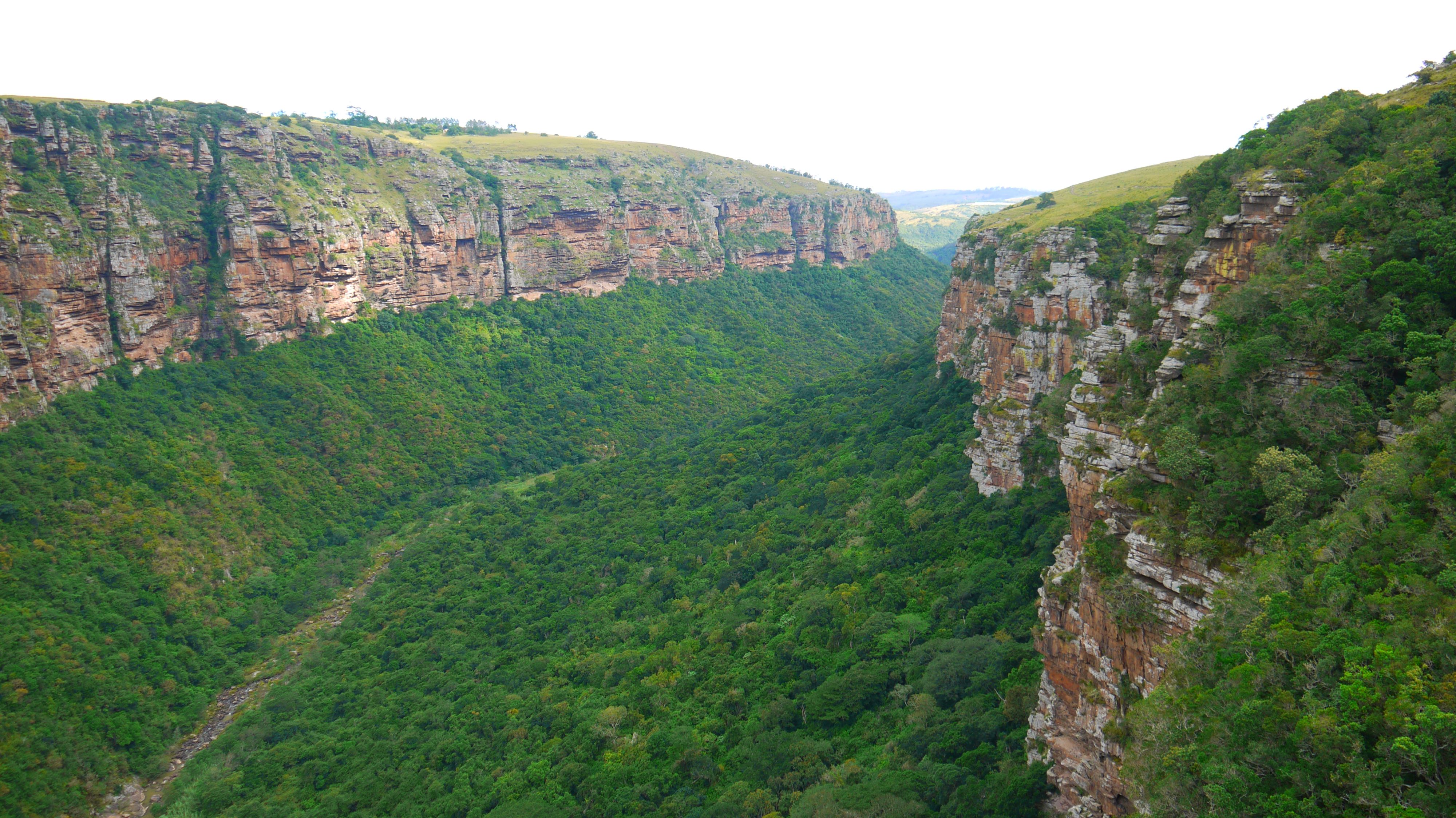 https://mdw-travel-data-us-east-1.s3.amazonaws.com/img/country/South-Africa/Oribi-Gorge/img_01.jpg