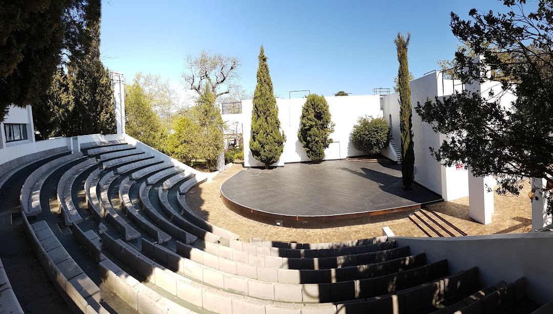 https://mdw-travel-data-us-east-1.s3.amazonaws.com/img/country/South-Africa/Oude-Libertas-Amphitheatre/img_01.jpg