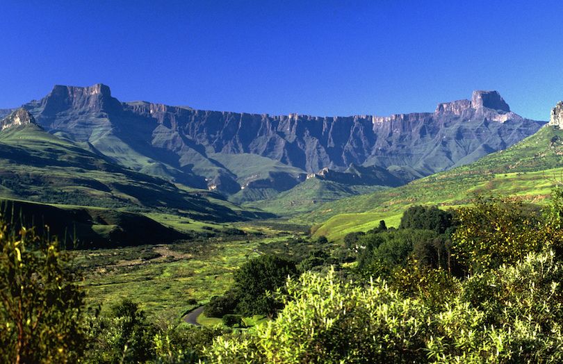 https://mdw-travel-data-us-east-1.s3.amazonaws.com/img/country/South-Africa/Oude-Libertas-Amphitheatre/img_03.jpg