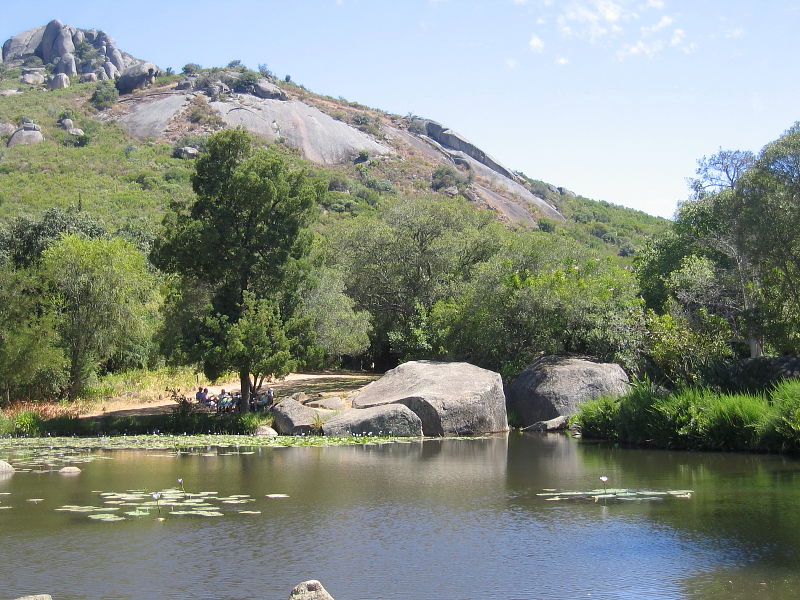 https://mdw-travel-data-us-east-1.s3.amazonaws.com/img/country/South-Africa/Paarl-Mountain-Nature-Reserve/img_01.jpg