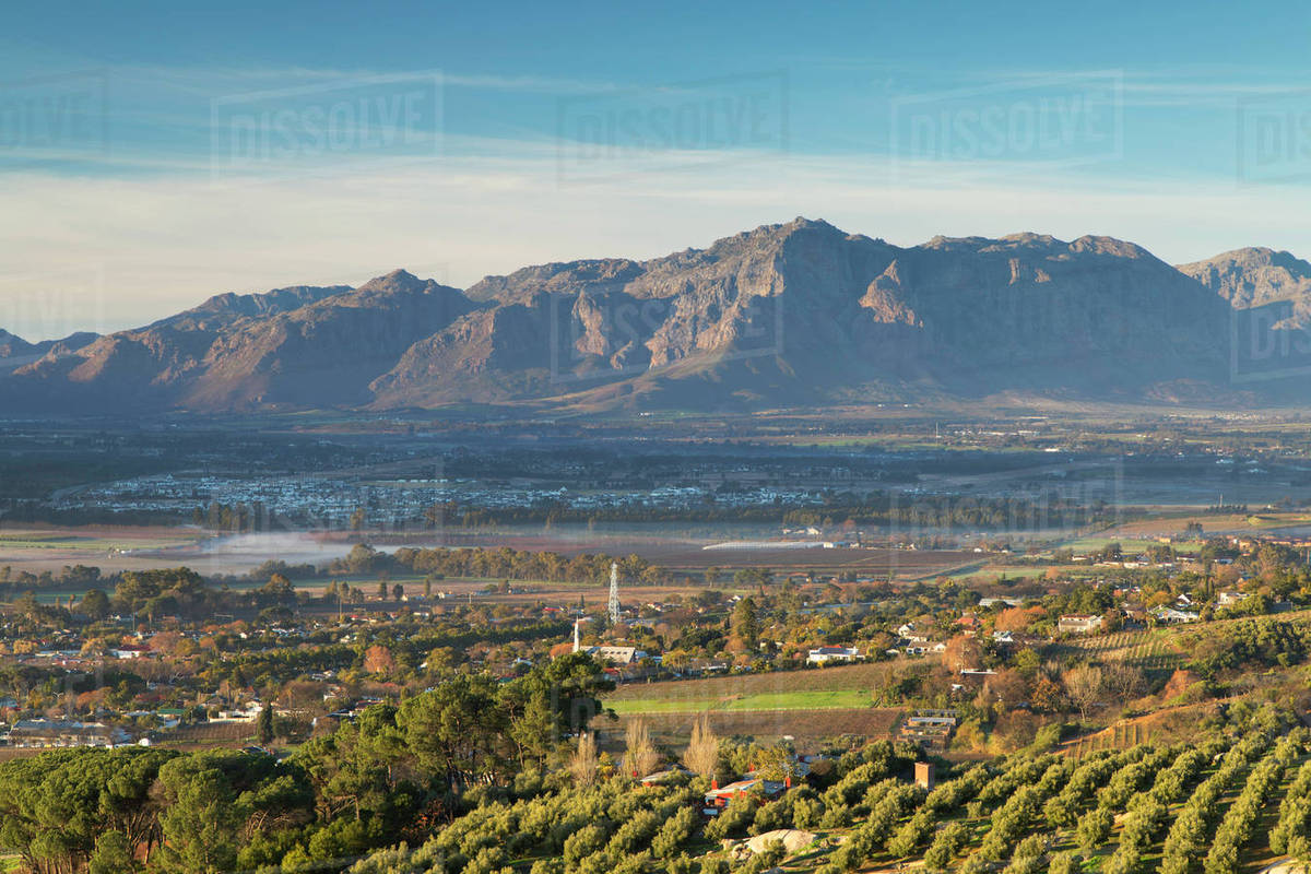 https://mdw-travel-data-us-east-1.s3.amazonaws.com/img/country/South-Africa/Paarl-Rock/img_03.jpg