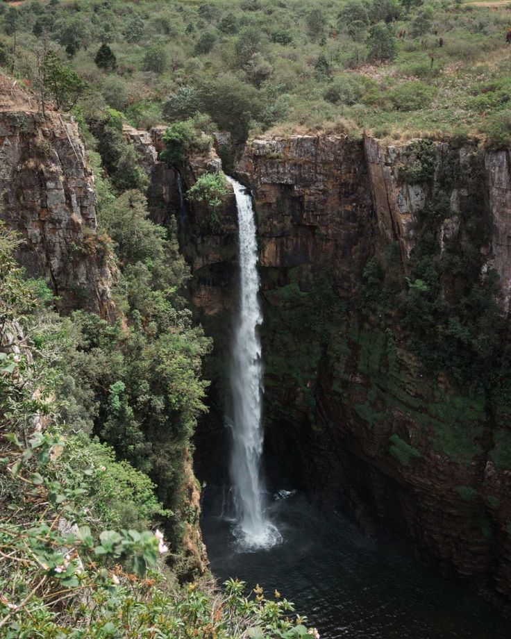 https://mdw-travel-data-us-east-1.s3.amazonaws.com/img/country/South-Africa/Panorama-Route/img_03.jpg