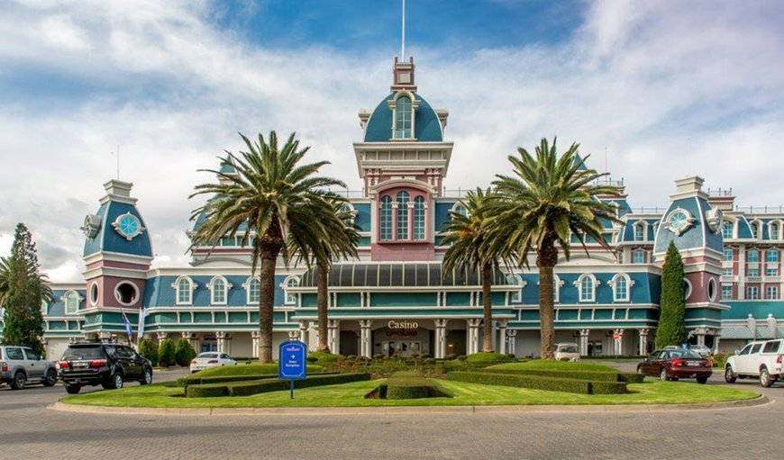 https://mdw-travel-data-us-east-1.s3.amazonaws.com/img/country/South-Africa/Peermont-Walmont-at-Graceland/img_01.jpg