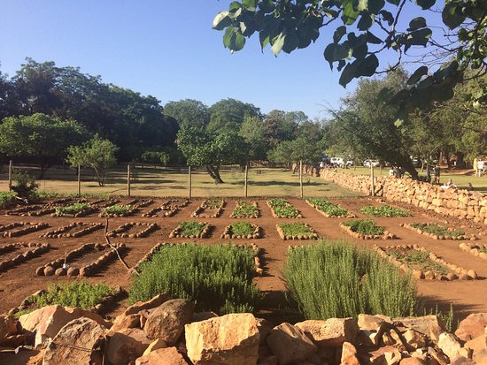 https://mdw-travel-data-us-east-1.s3.amazonaws.com/img/country/South-Africa/Pioneer-Museum/img_02.jpg