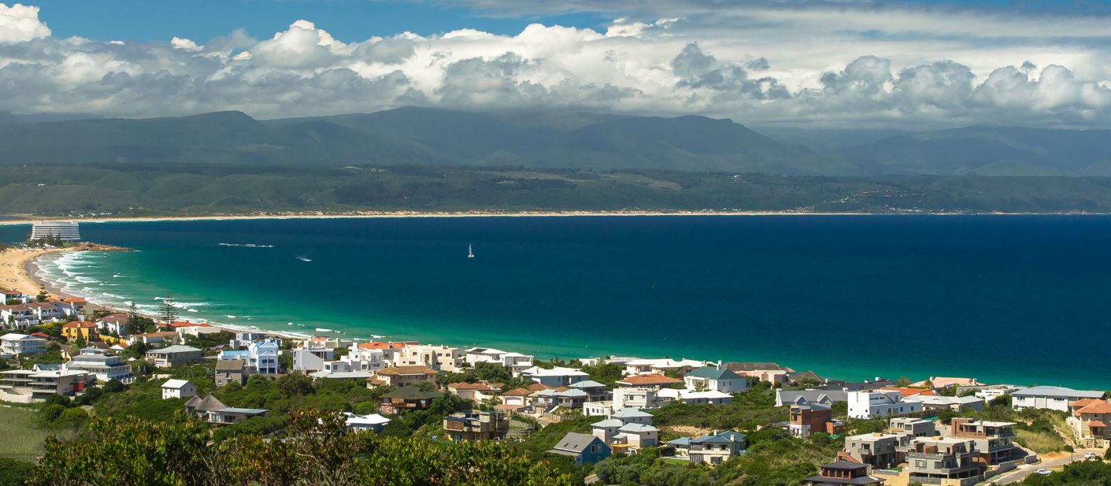 https://mdw-travel-data-us-east-1.s3.amazonaws.com/img/country/South-Africa/Plettenberg-Bay-Polo-Field/img_01.jpg
