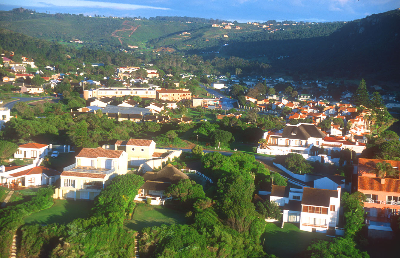 https://mdw-travel-data-us-east-1.s3.amazonaws.com/img/country/South-Africa/Plettenberg-Bay-Polo-Field/img_02.jpg