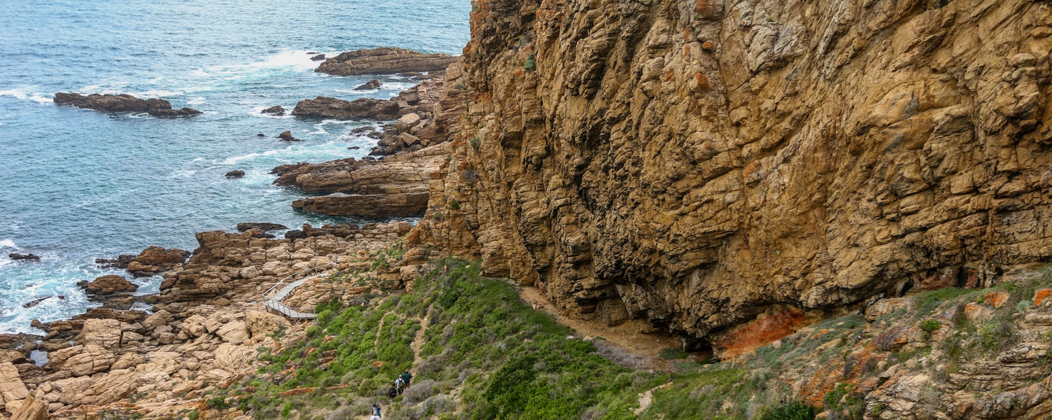 https://mdw-travel-data-us-east-1.s3.amazonaws.com/img/country/South-Africa/Point-of-Human-Origins/img_00.jpg