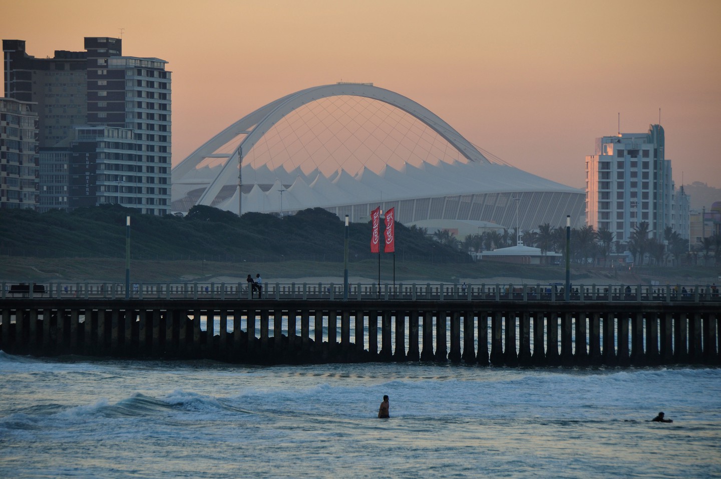https://mdw-travel-data-us-east-1.s3.amazonaws.com/img/country/South-Africa/Promenade-Centre/img_02.jpg
