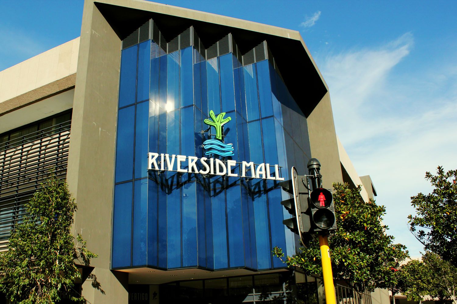 https://mdw-travel-data-us-east-1.s3.amazonaws.com/img/country/South-Africa/Riverside-Mall/img_02.jpg