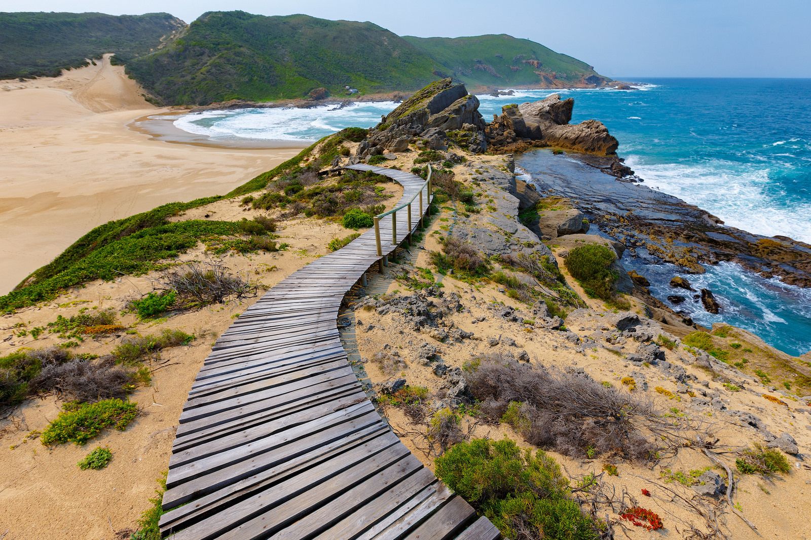 https://mdw-travel-data-us-east-1.s3.amazonaws.com/img/country/South-Africa/Robberg-Nature-Reserve/img_00.jpg