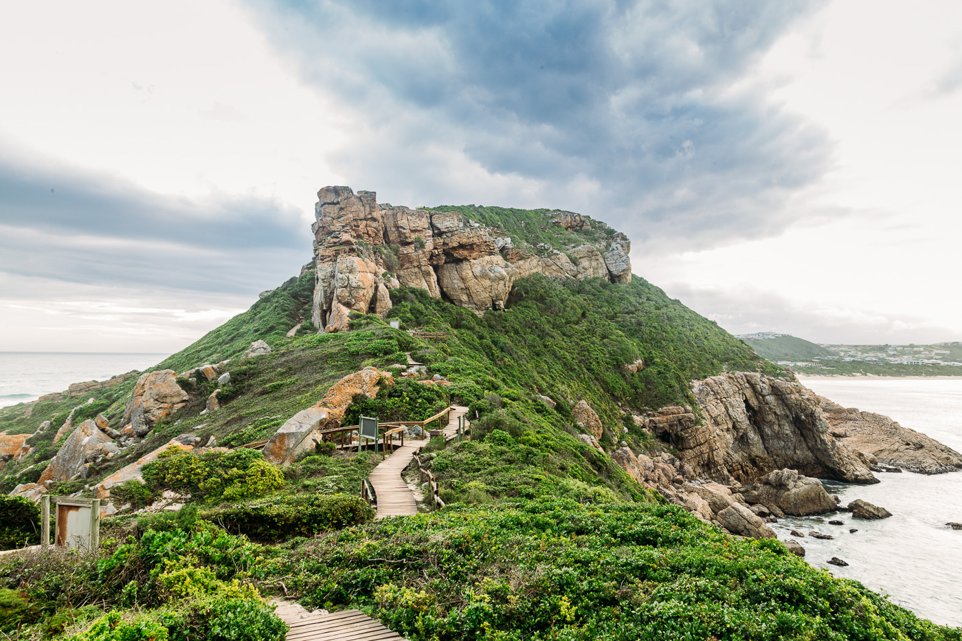 https://mdw-travel-data-us-east-1.s3.amazonaws.com/img/country/South-Africa/Robberg-Nature-Reserve/img_03.jpg