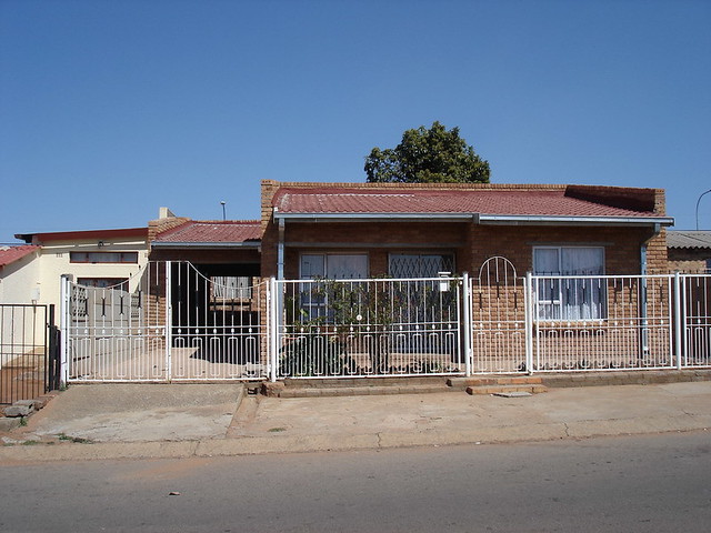 https://mdw-travel-data-us-east-1.s3.amazonaws.com/img/country/South-Africa/Robert-Sobukwes-House/img_02.jpg
