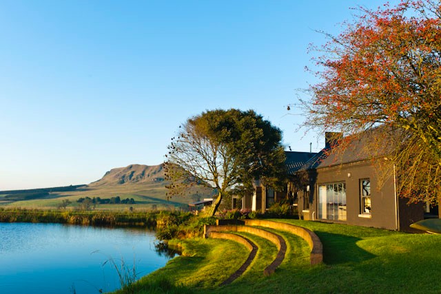 https://mdw-travel-data-us-east-1.s3.amazonaws.com/img/country/South-Africa/Rockwood-Lodges-and-Wedding-Venue/img_03.jpg