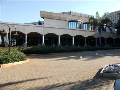 https://mdw-travel-data-us-east-1.s3.amazonaws.com/img/country/South-Africa/Rustenburg-Civic-Centre/img_03.jpg