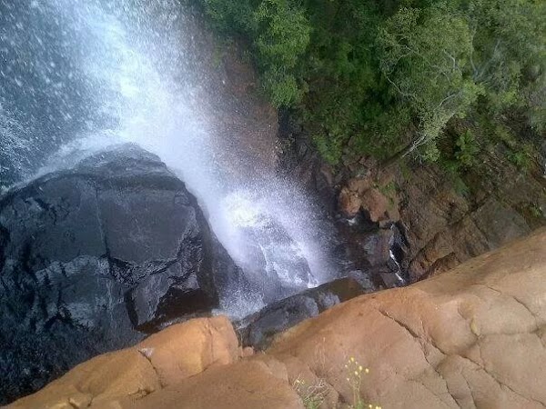 https://mdw-travel-data-us-east-1.s3.amazonaws.com/img/country/South-Africa/Rustenburg-Waterfall/img_03.jpg