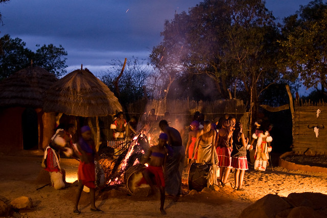 https://mdw-travel-data-us-east-1.s3.amazonaws.com/img/country/South-Africa/Shangana-Cultural-Village/img_03.jpg