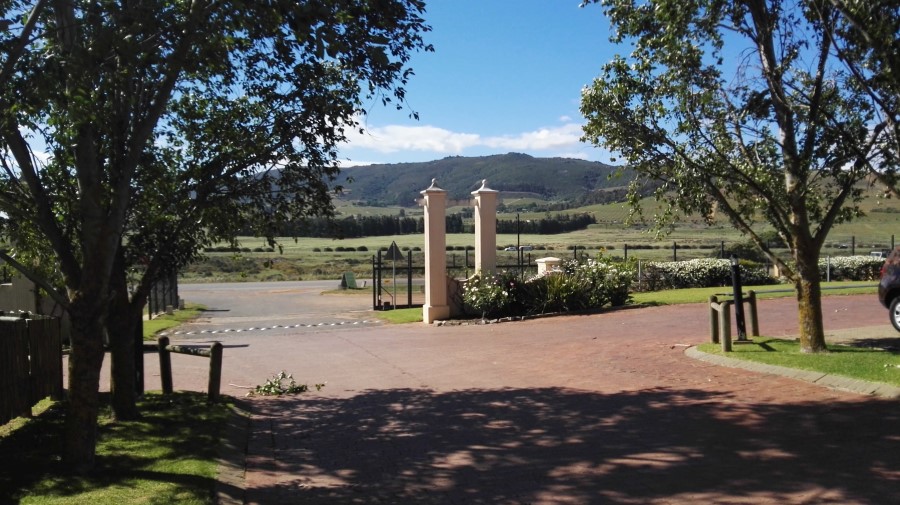https://mdw-travel-data-us-east-1.s3.amazonaws.com/img/country/South-Africa/Simonsvlei-Wines/img_03.jpg