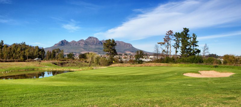 https://mdw-travel-data-us-east-1.s3.amazonaws.com/img/country/South-Africa/Stellenbosch-Golf-Club/img_02.jpg