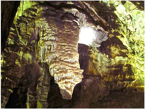 https://mdw-travel-data-us-east-1.s3.amazonaws.com/img/country/South-Africa/Sterkfontein-Caves/img_02.jpg