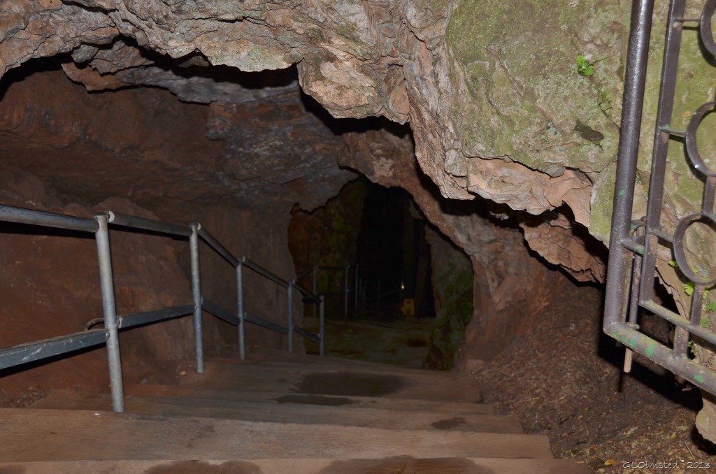 https://mdw-travel-data-us-east-1.s3.amazonaws.com/img/country/South-Africa/Sterkfontein-Caves/img_04.jpg