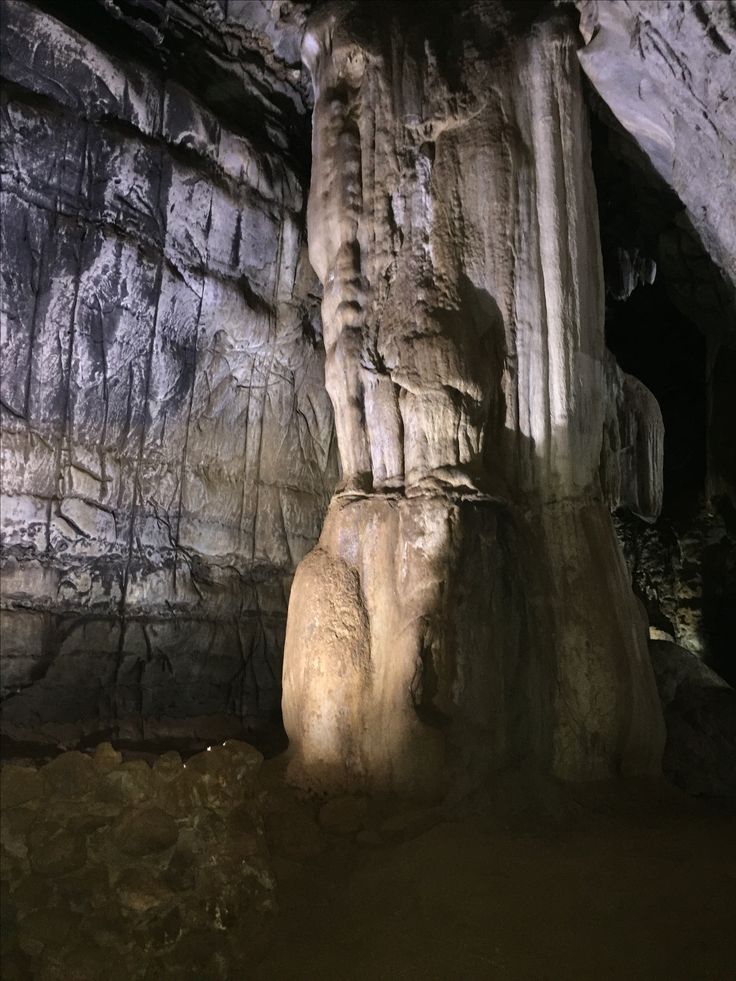 https://mdw-travel-data-us-east-1.s3.amazonaws.com/img/country/South-Africa/Sudwala-Caves/img_01.jpg