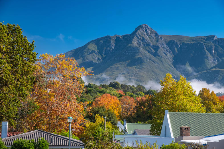 https://mdw-travel-data-us-east-1.s3.amazonaws.com/img/country/South-Africa/Swellendam/img_02.jpg