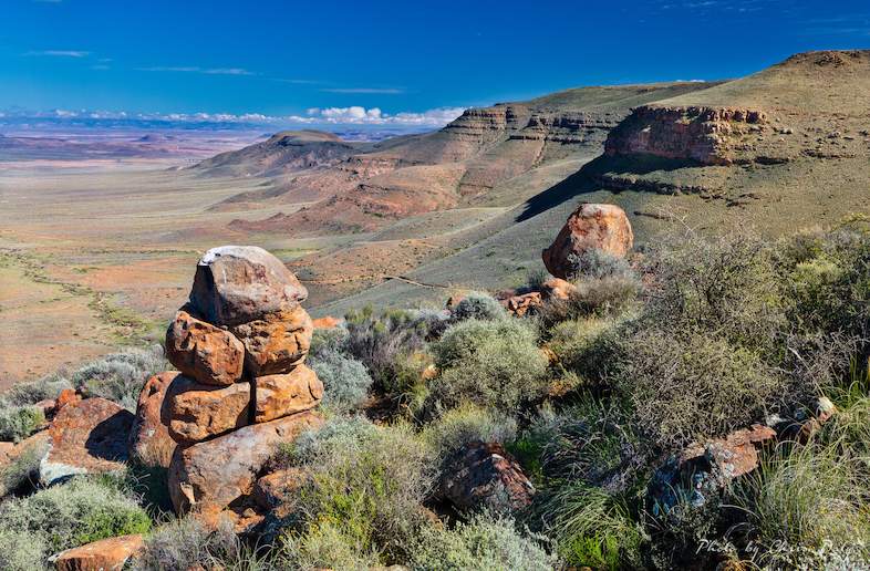 https://mdw-travel-data-us-east-1.s3.amazonaws.com/img/country/South-Africa/Tankwa-Karoo-National-Park/img_03.jpg