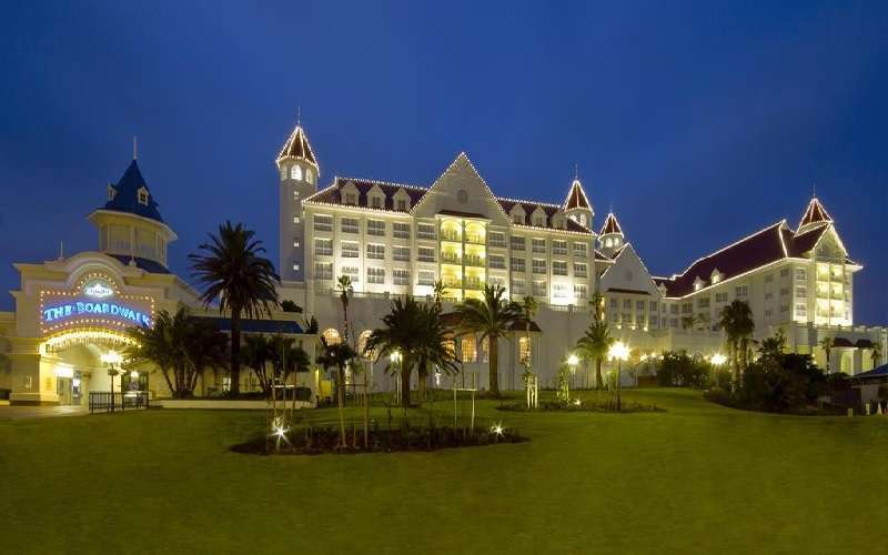 https://mdw-travel-data-us-east-1.s3.amazonaws.com/img/country/South-Africa/The-Boardwalk-Hotel/img_01.jpg