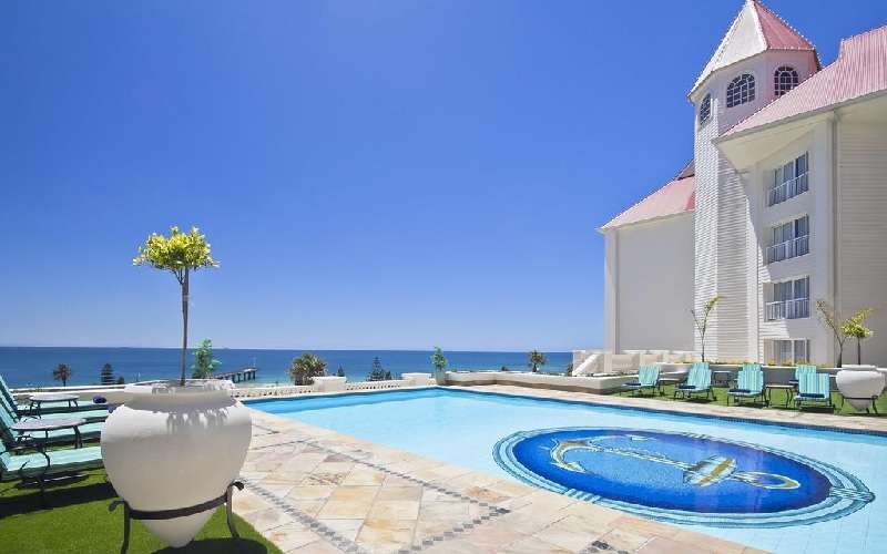 https://mdw-travel-data-us-east-1.s3.amazonaws.com/img/country/South-Africa/The-Boardwalk-Hotel/img_03.jpg