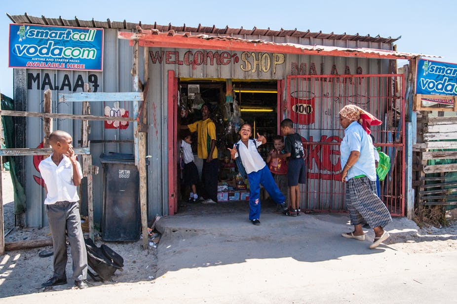 https://mdw-travel-data-us-east-1.s3.amazonaws.com/img/country/South-Africa/The-Burning-Spear-Spaza-Art-Gallery/img_02.jpg