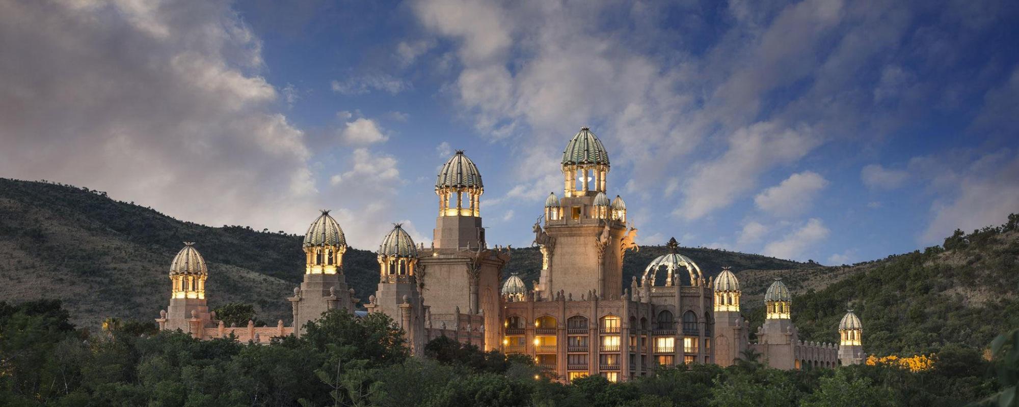https://mdw-travel-data-us-east-1.s3.amazonaws.com/img/country/South-Africa/The-Palace-of-the-Lost-City/img_03.jpg
