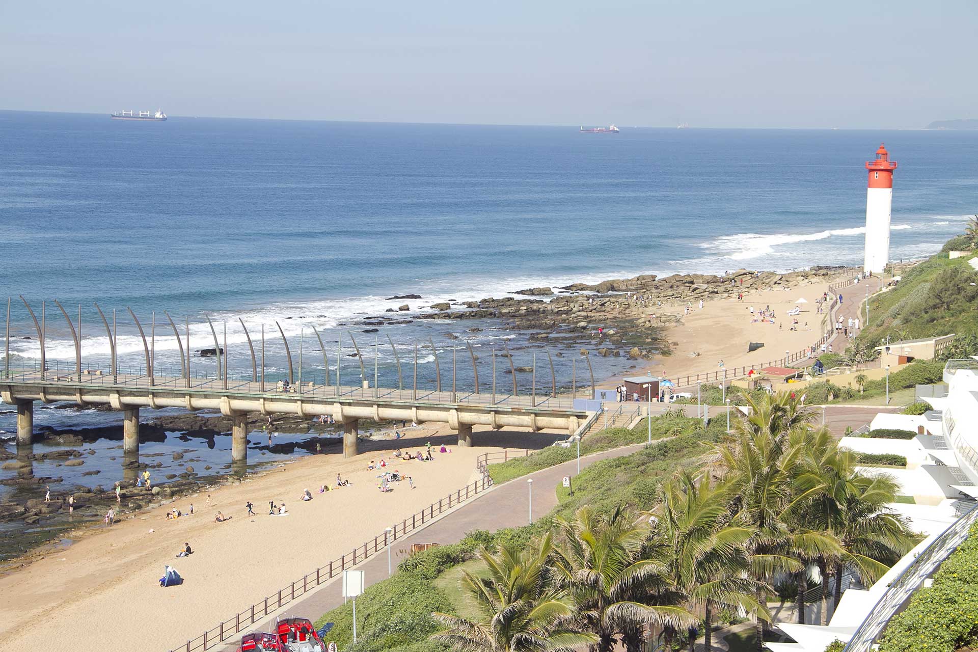 https://mdw-travel-data-us-east-1.s3.amazonaws.com/img/country/South-Africa/Umhlanga-Beach/img_02.jpg