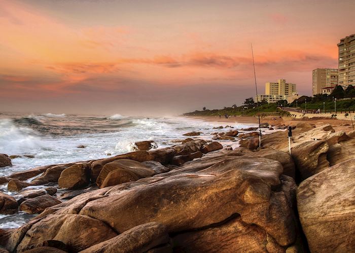 https://mdw-travel-data-us-east-1.s3.amazonaws.com/img/country/South-Africa/Umhlanga-Rocks-Beach/img_01.jpg