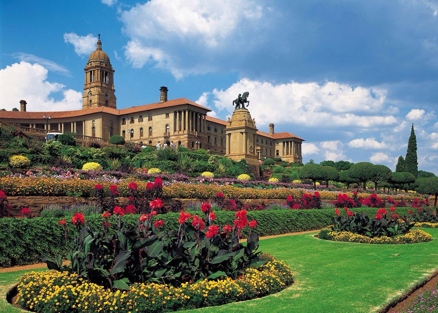 https://mdw-travel-data-us-east-1.s3.amazonaws.com/img/country/South-Africa/Union-Buildings/img_01.jpg