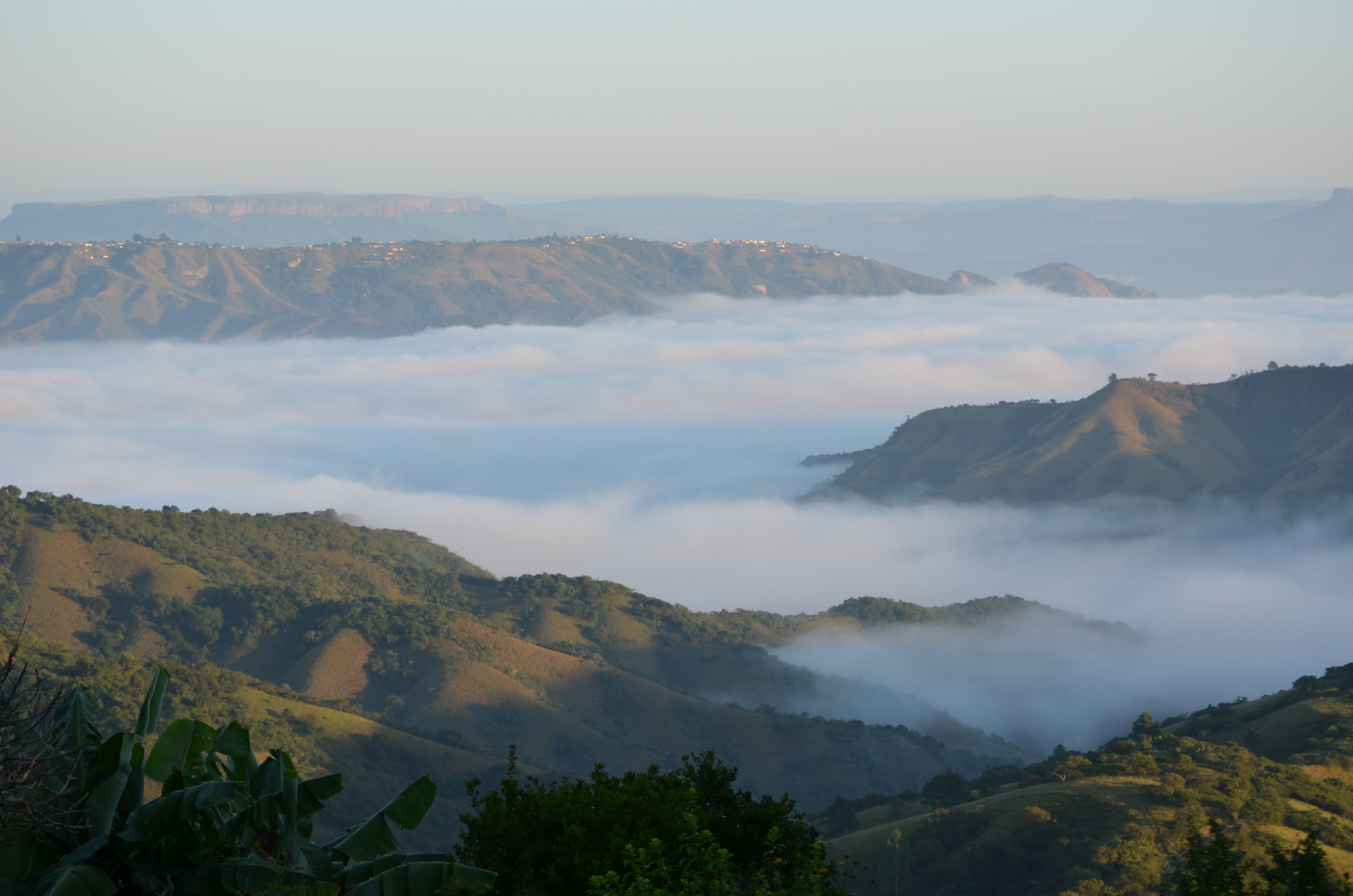 https://mdw-travel-data-us-east-1.s3.amazonaws.com/img/country/South-Africa/Valley-of-a-Thousand-Hills/img_02.jpg