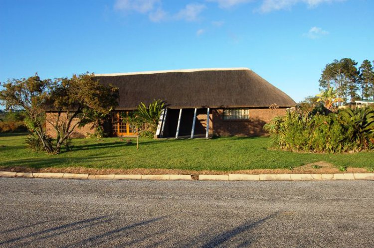 https://mdw-travel-data-us-east-1.s3.amazonaws.com/img/country/South-Africa/Van-Stadens-Wild-Flower-Reserve/img_02.jpg